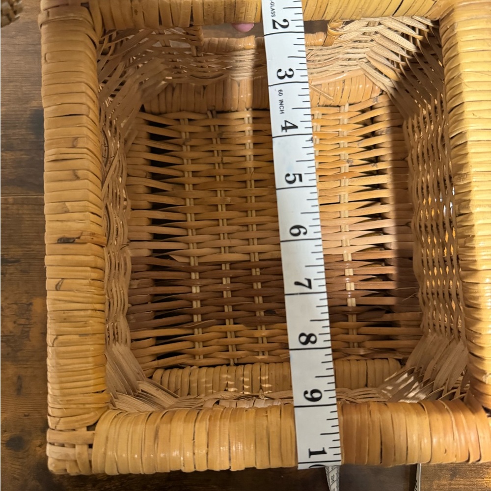 Basket - Picture 5 of 6